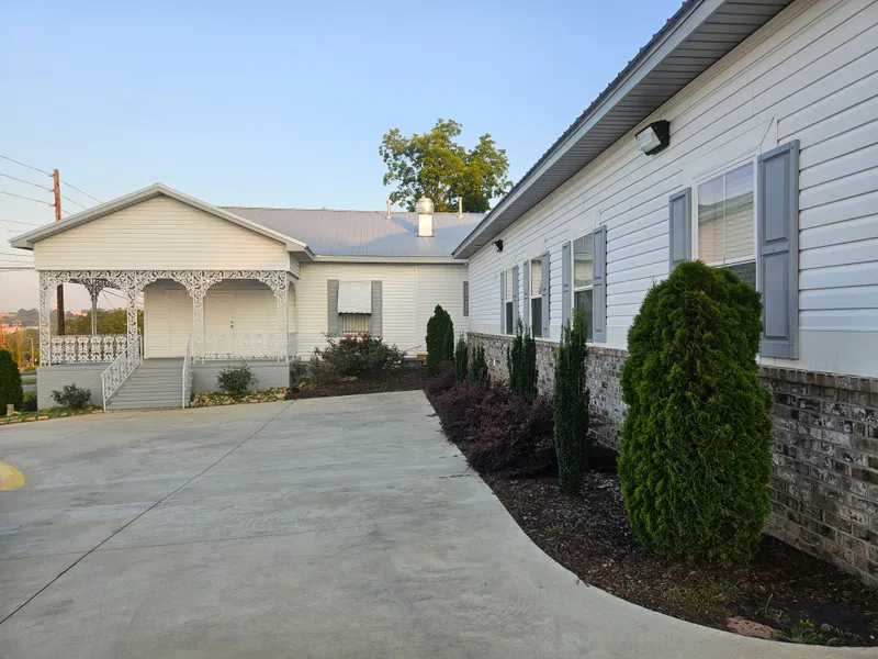 L & J Adult Daycare Center