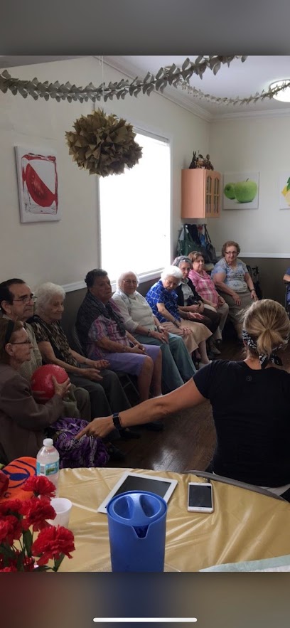 Pequenos Gigantes Adult Day Care